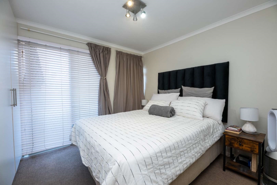 2 Bedroom Property for Sale in Sea Point Western Cape